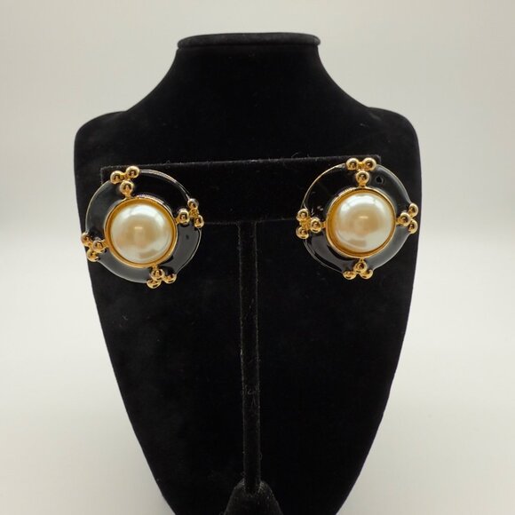 Vintage Gold & Black Enamel Clip-On Earrings With Faux Pearl Centerpiece - Picture 6 of 8